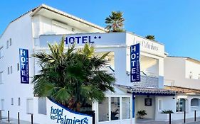 Hotel Les Palmiers En Camargue