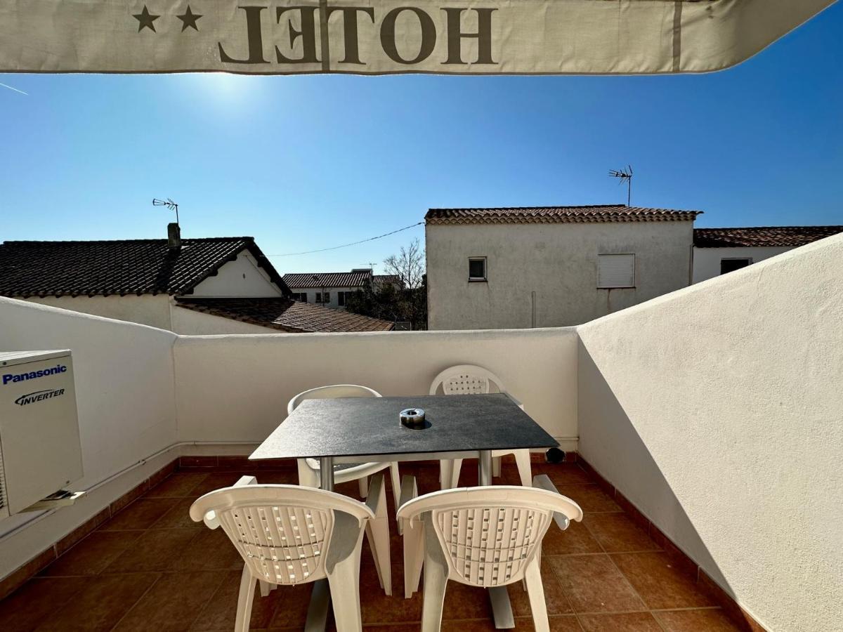 Hotel Les Palmiers En Camargue Saintes-Maries-de-la-Mer Buitenkant foto