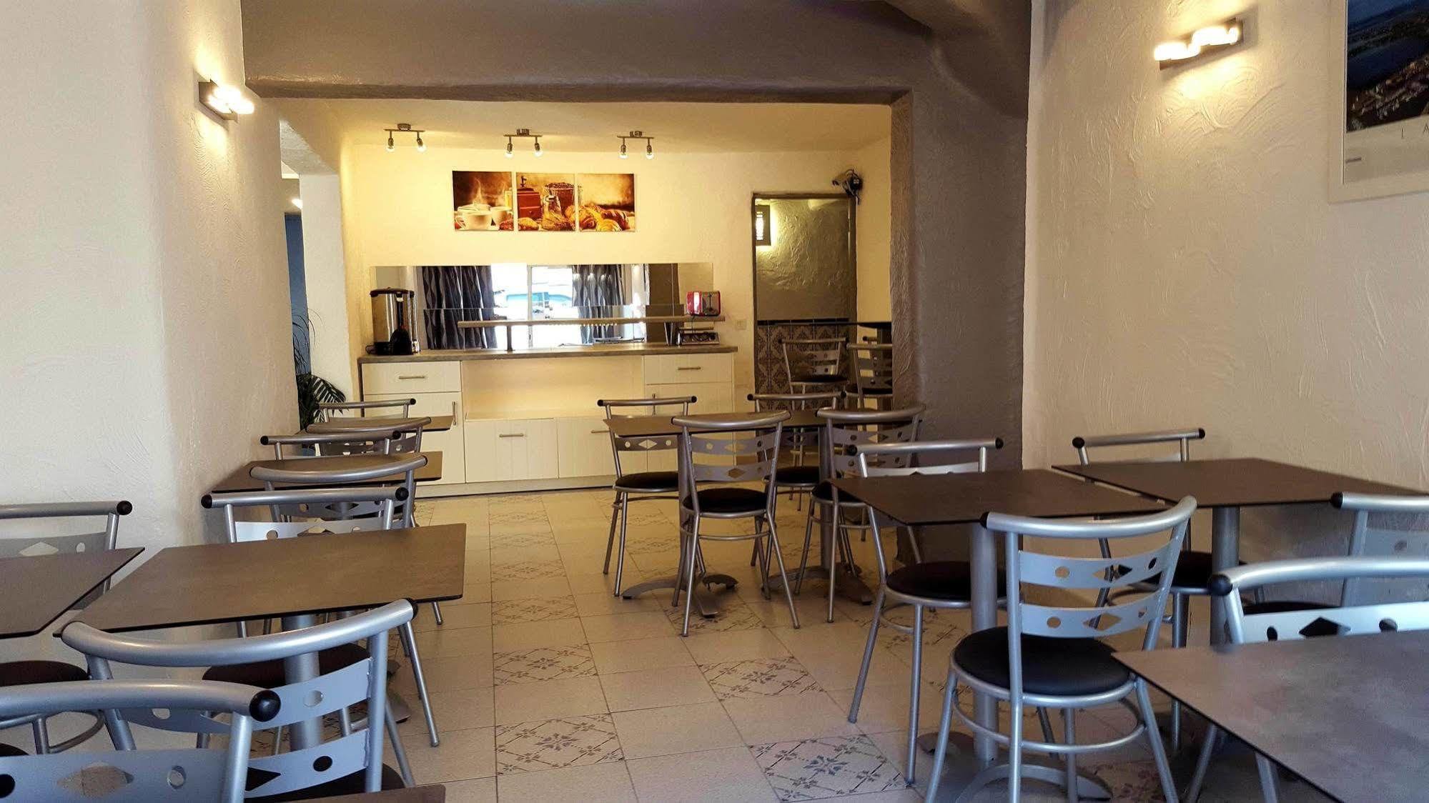Hotel Les Palmiers En Camargue Saintes-Maries-de-la-Mer Buitenkant foto
